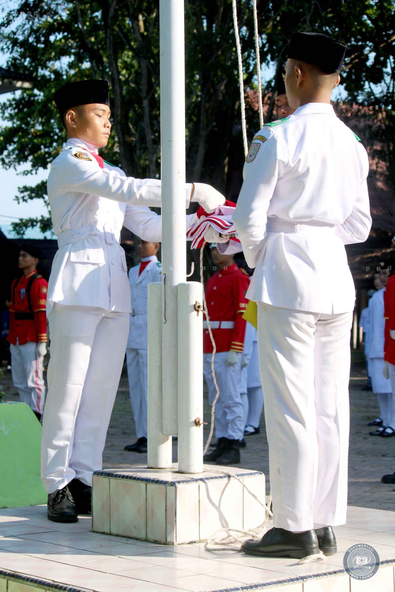 Pengeibaran bendera 26